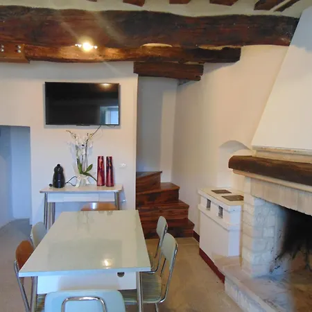 Apartment Se051 - Palazzo D'arcevia, Accogliente Trilocale Ristrutturato *