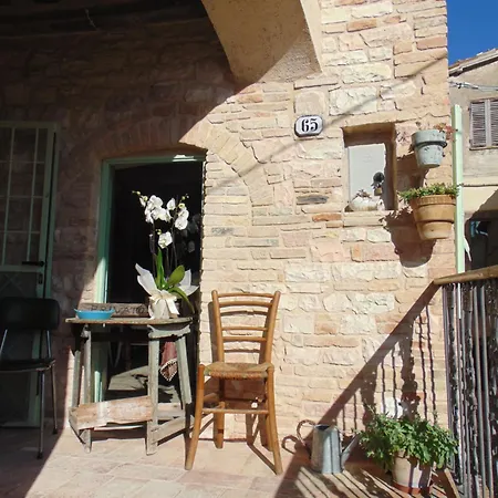 Apartment Se051 - Palazzo D'arcevia, Accogliente Trilocale Ristrutturato