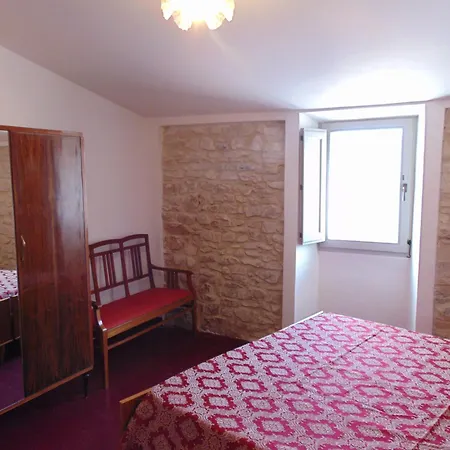 Apartment Se051 - Palazzo D'arcevia, Accogliente Trilocale Ristrutturato