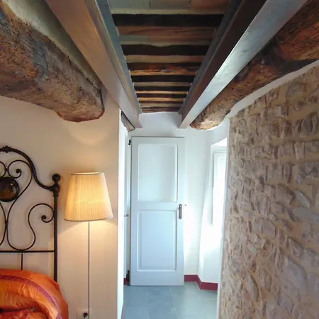 Apartment Se051 - Palazzo D'arcevia, Accogliente Trilocale Ristrutturato *