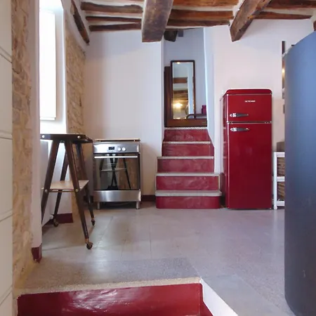 Apartment Se051 - Palazzo D'arcevia, Accogliente Trilocale Ristrutturato